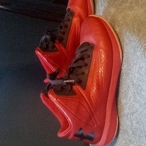 6Y Under Armour Sneakers